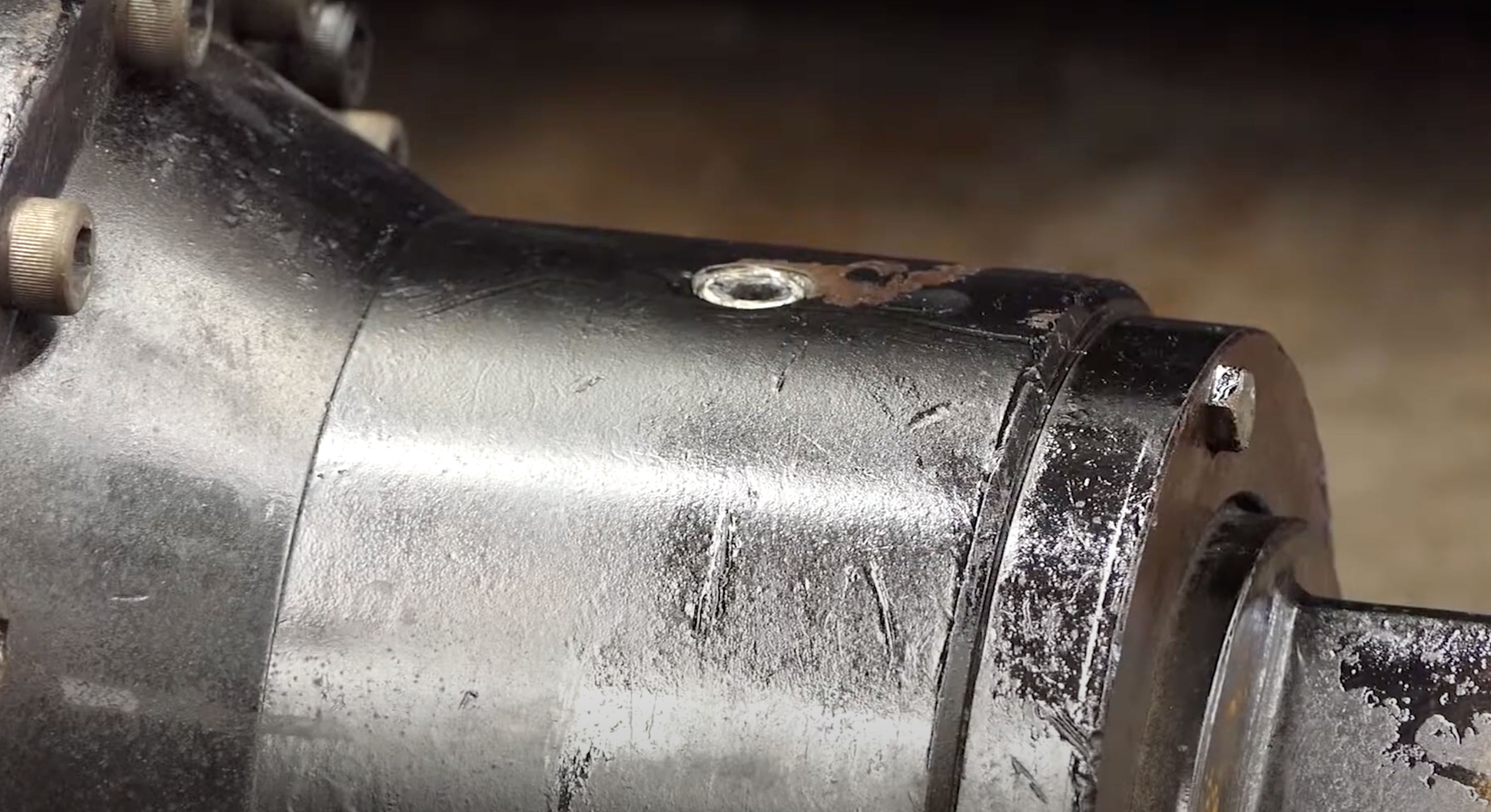 Oil draining and setup with drain plug at 12 o'clock position
