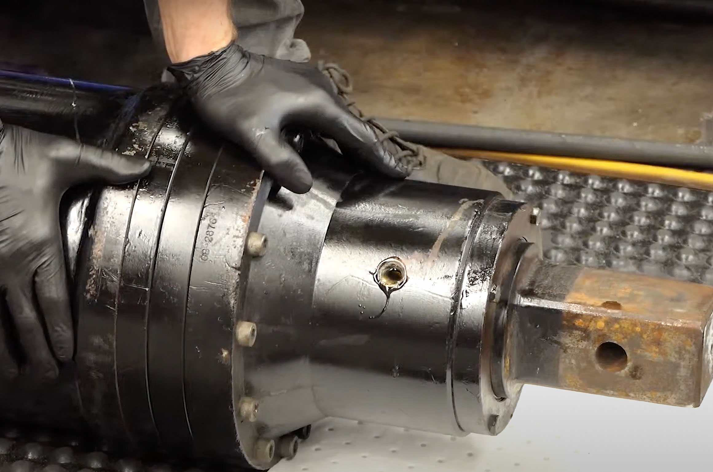Rotating drive head to 11 o'clock to level oil
